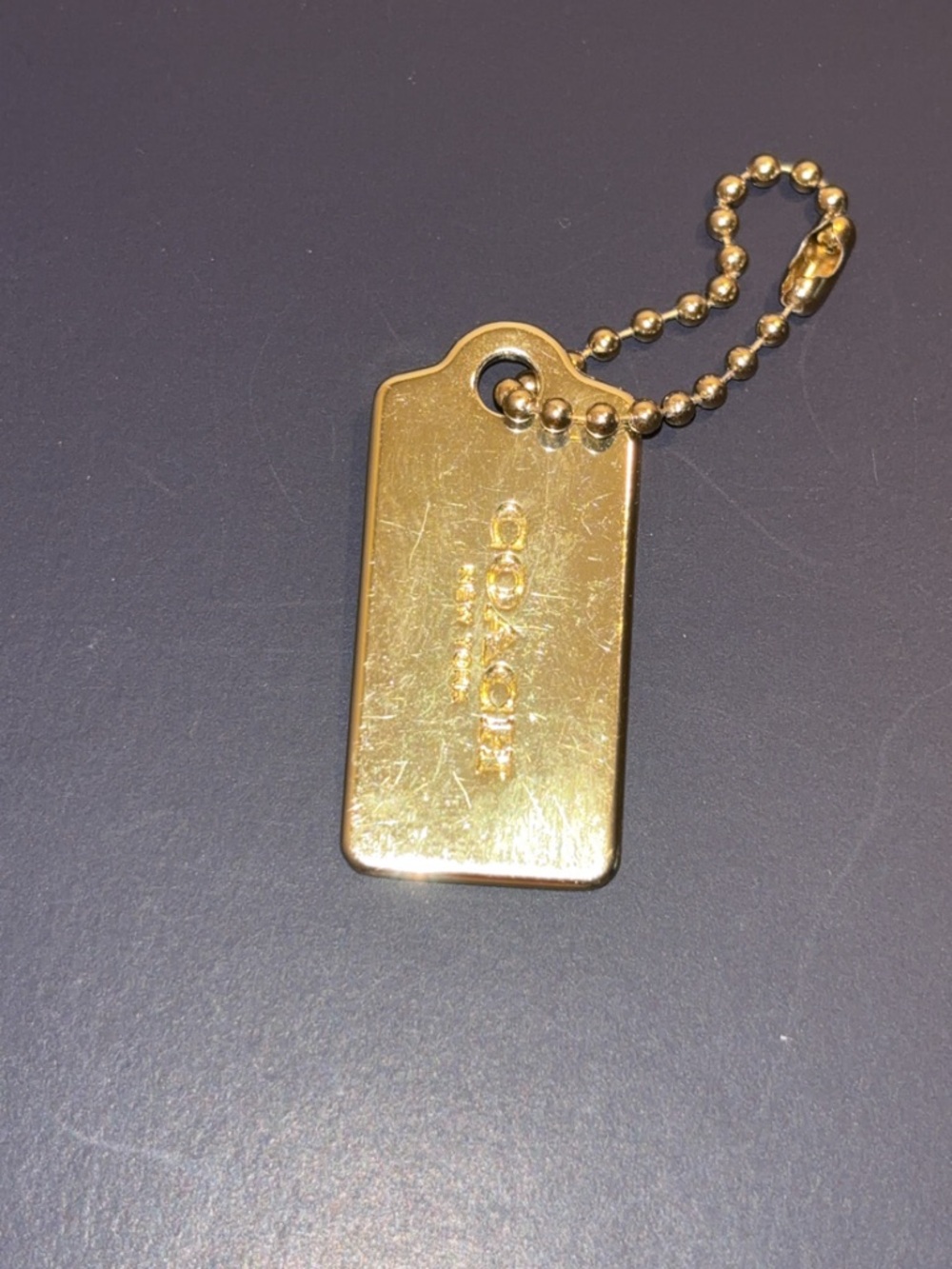 Coach mini Gold hang tag - Picture 7 of 8